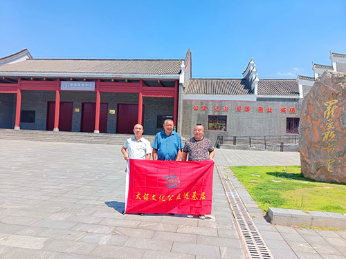 2017年4月25日到石景山老年福 敬老院“庆五一”慰问活动.jpg