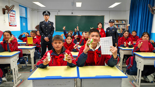 2019年8月30日走进北京市丰台区晓月苑社区公益演出.jpg
